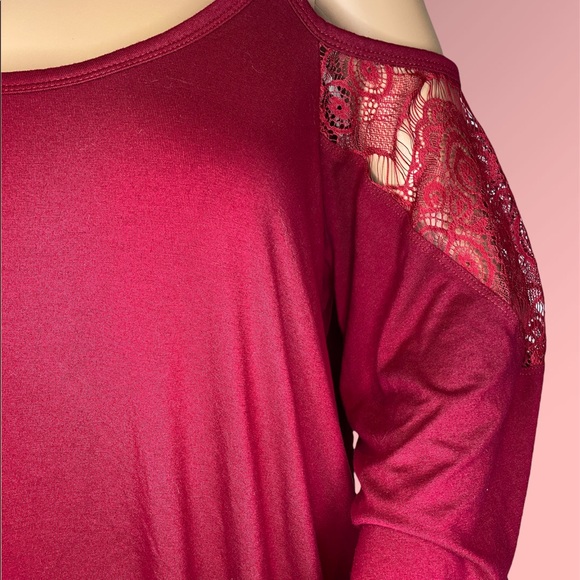Torrid Super Soft Knits Cherry Red Cold Shoulder Top Shirt Sz 1 (1X - 14/16) VGC - Picture 6 of 8